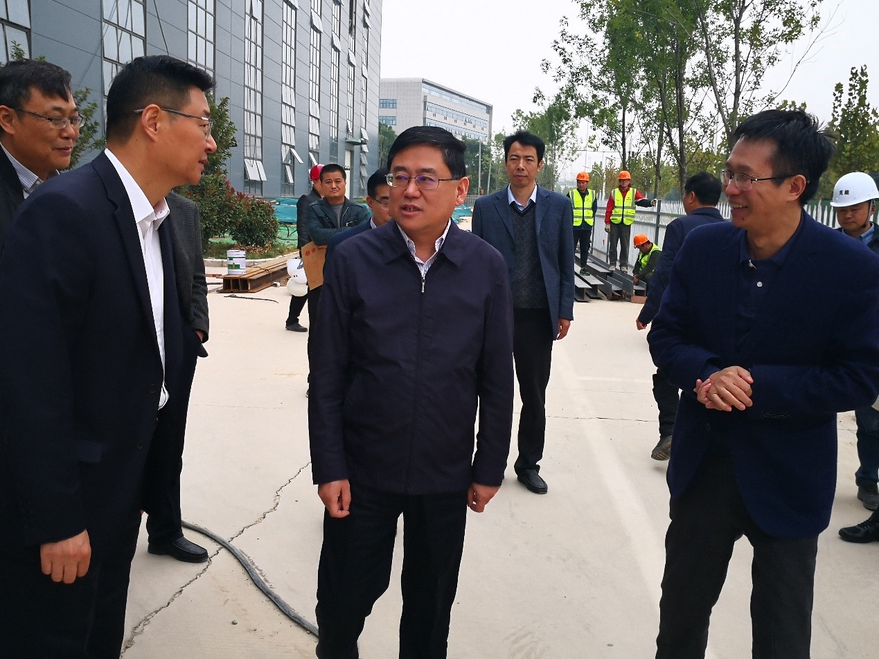 安陽(yáng)市常務(wù)副市長(zhǎng)陳志偉視察克能新能源建設(shè)工地（2020年10月20日）