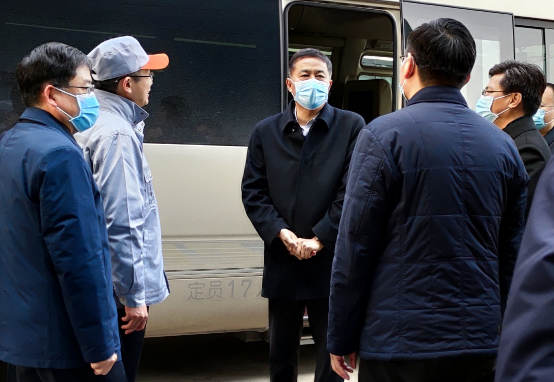 河南省人大常委副主任、安陽市委書記李公樂、市長袁家健率全市項(xiàng)目觀摩團(tuán)蒞臨克能公司考察指導(dǎo)（2021年2月26日）